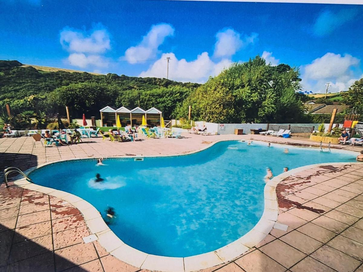 Villa Mawgan Pads Newquay Bay Exterior foto